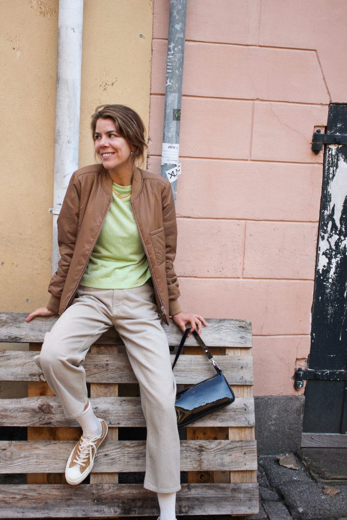 Den bedste efterårsjakke fra Arket og en bluse fra Stine Goya